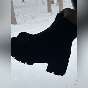 Black heeled boots size 10 women’s
